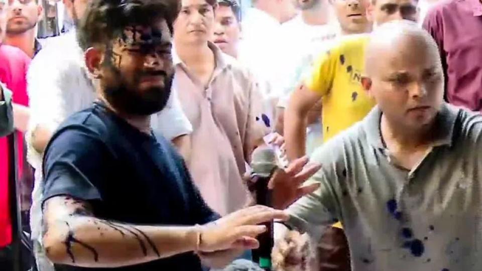Woman throws ink-like liquid at CJP founder Abhijeet Dipke