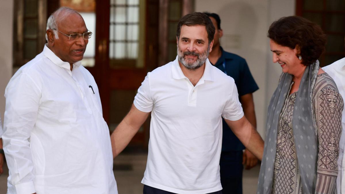 rahulgandhiretainsraebareliloksabhaseat