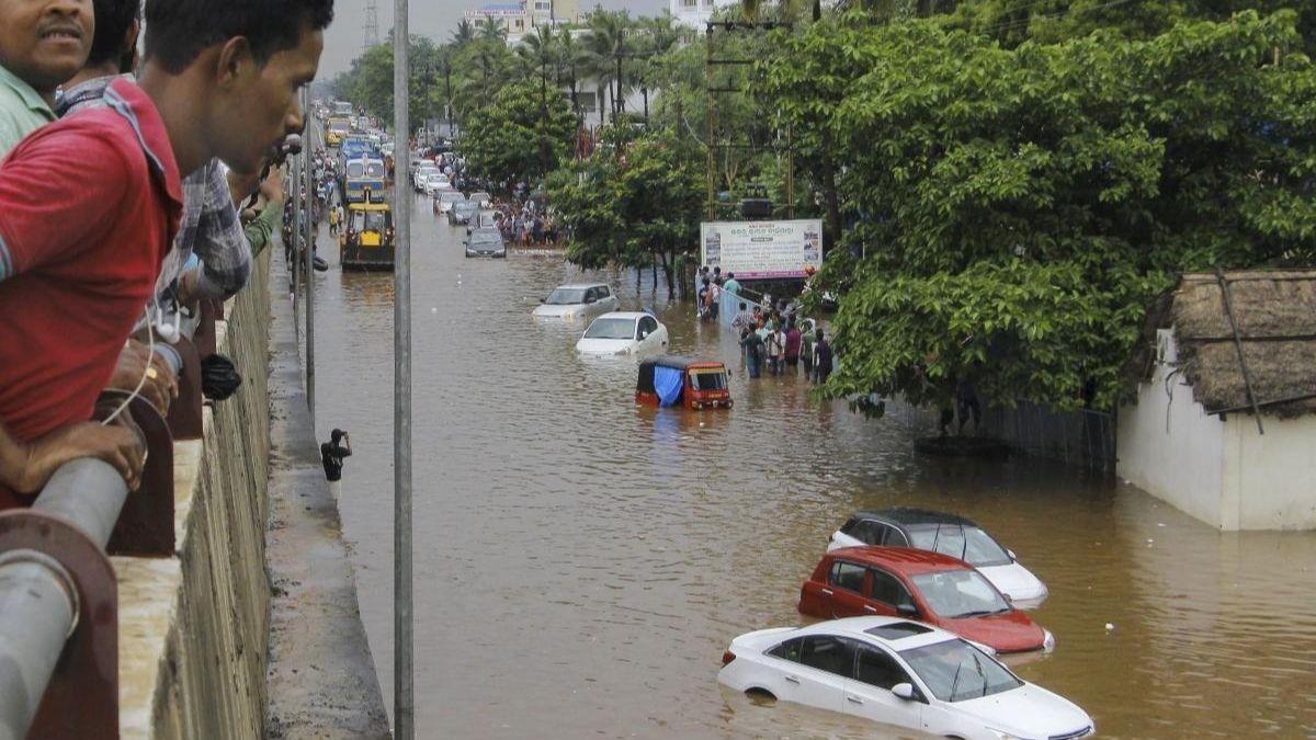 heavyrainslashodishafloodalertissued