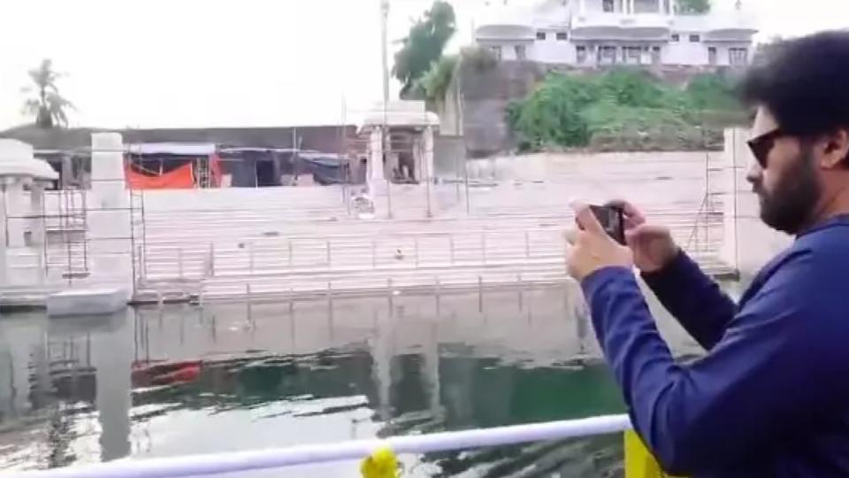 pawankalyaninspectsgodavaripushkaraluworksinrajamahendravaram