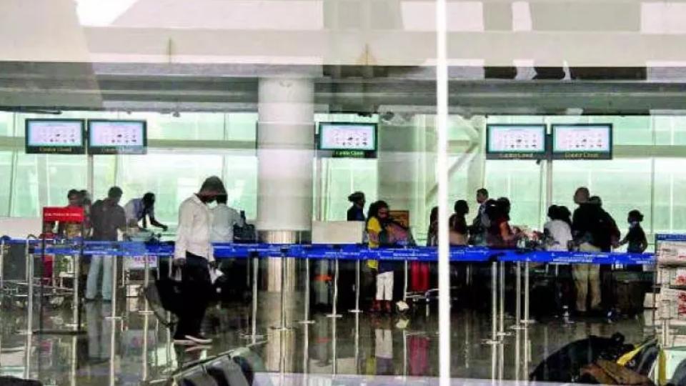 Customs Seizes Gold Worth Rs 3 cr from Couple at Chennai Airport