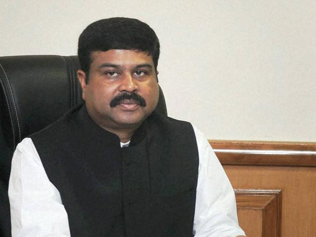 oilministerdharmendrapradhanordersprobeintopetrolpumpscam