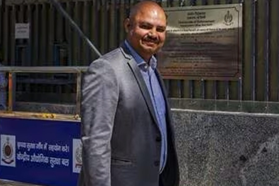 scgrantsbailtobibhavkumarinswatimaliwalassaultcase