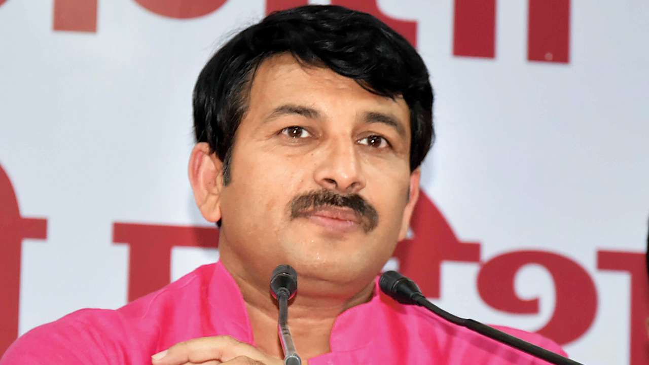 ecissuesnoticetokejriwaloverhisremarksagainstmanojtiwari