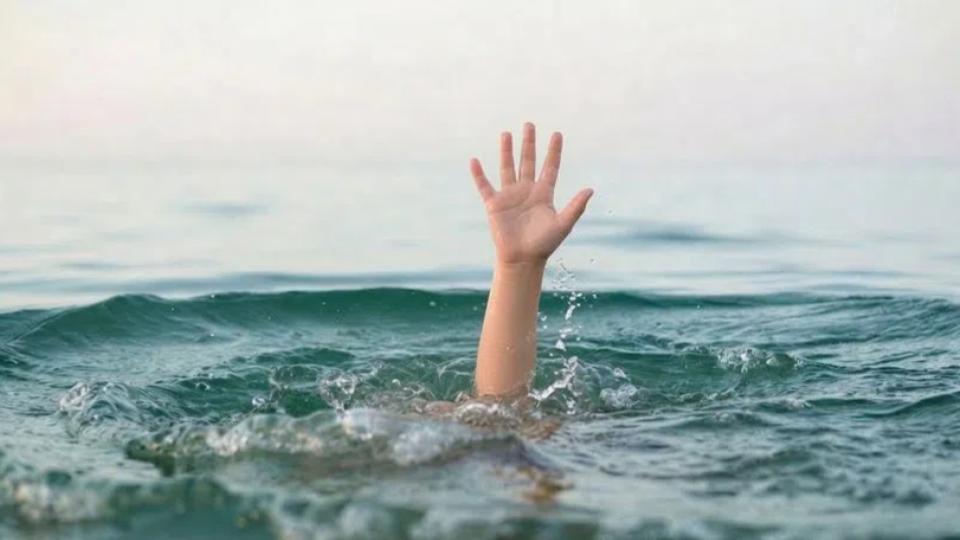 Bodies of two youths drowned at Kakinada beach recovered