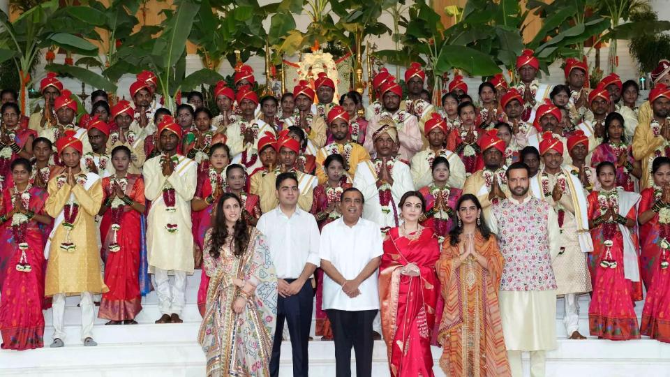 ambanisorganisesamuhikvivahforunderprivilegedcouples