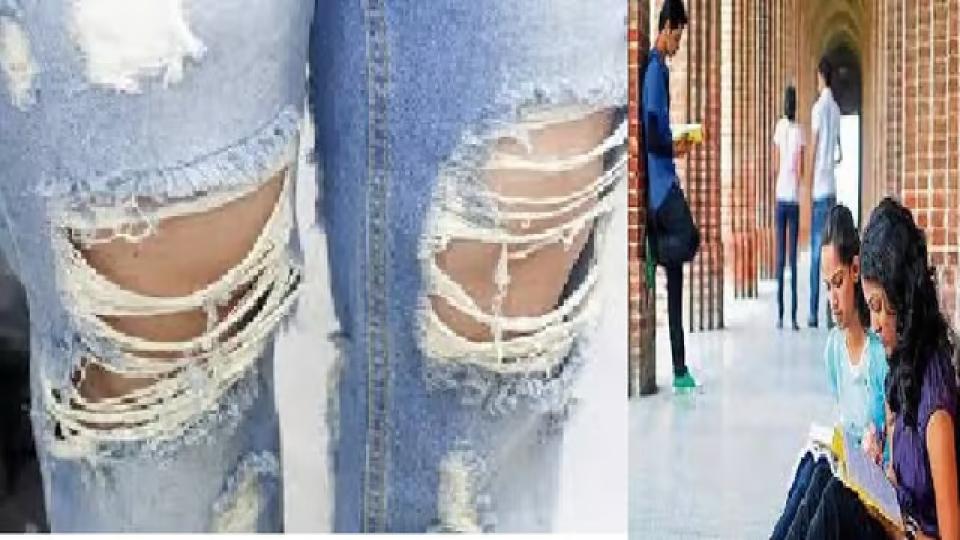 mumbaicollegebarsstudentsfromwearingtshirtstornjeans