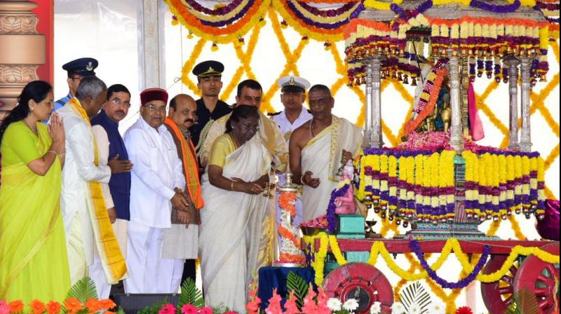 presidentmurmuinauguratesdasarafestivitiesinmysuru