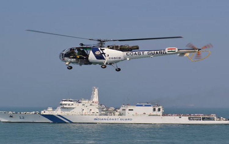 indiancoastguardrescues19peoplefromgabonflaggedsinkingvesseloffratnagiricoast