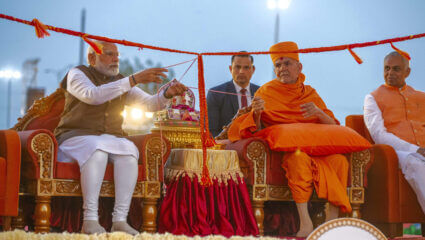 pmmodiinauguratescentenarycelebrationsofswaminarayansectleaderpramukhswamimaharajingujarat