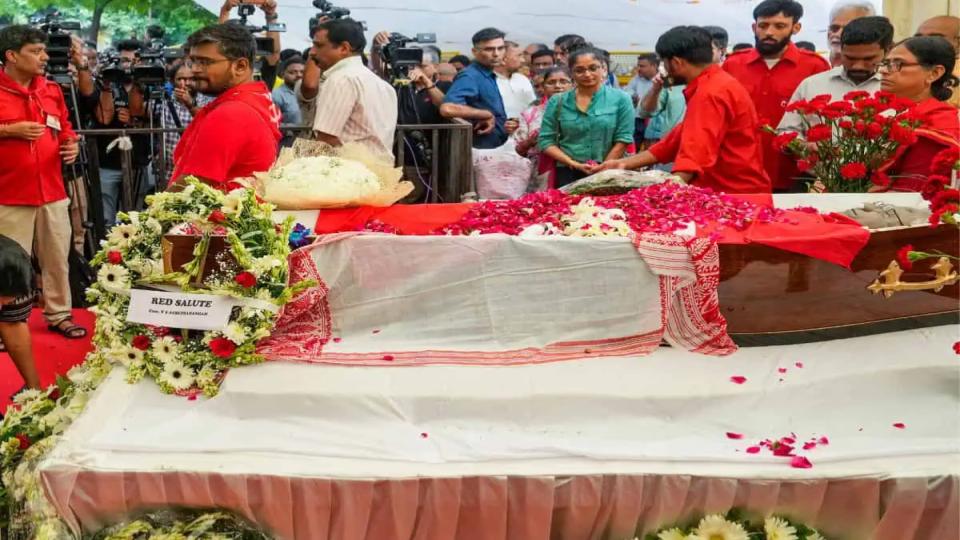 tributespaidtositaramyechuryatcpi(m)headquartersindelhi