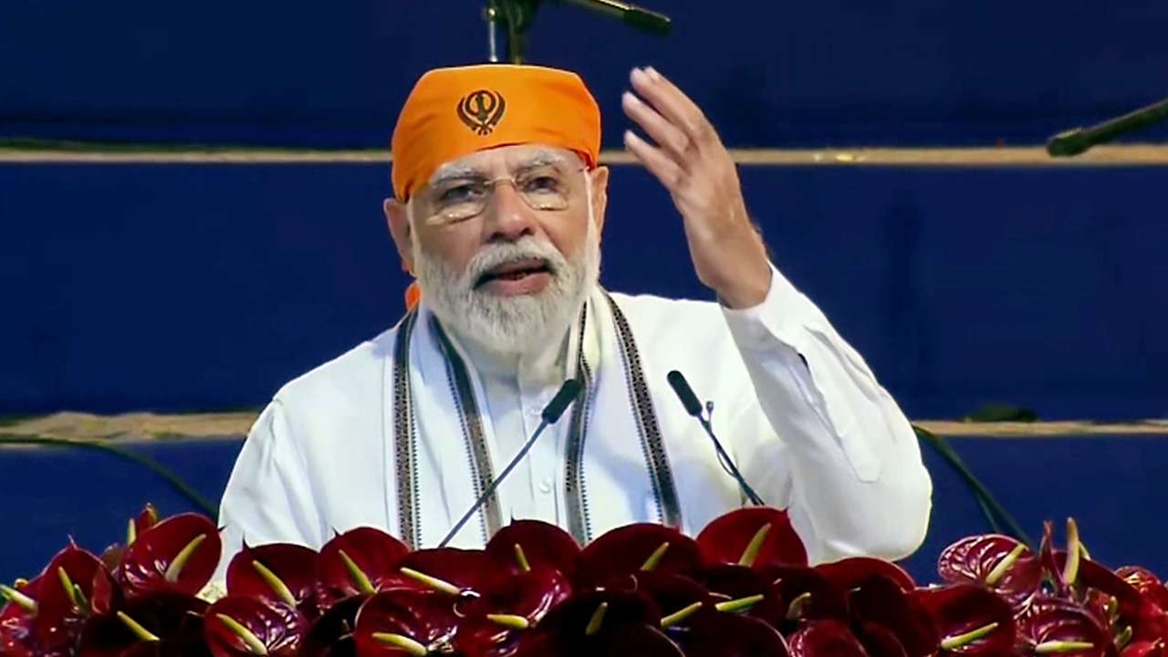 pmmodisaysindiaismovingaheadonidealsofsikhgurus