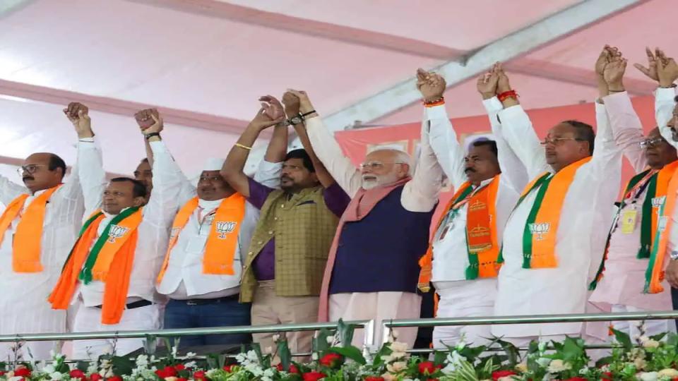 pmmodiclaimscongresscollectedrs700crfromkarnatakaliquorshops
