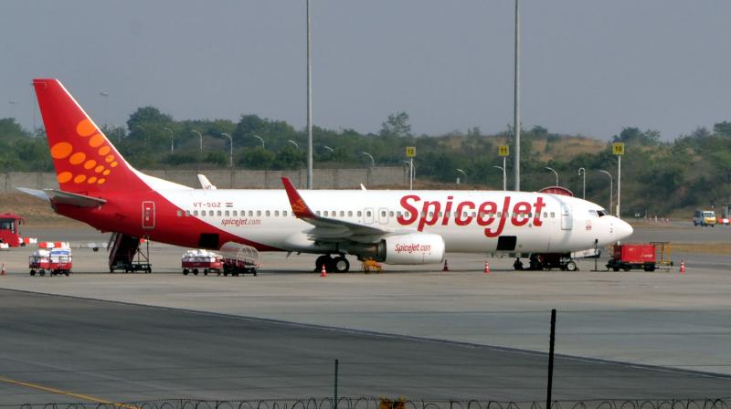 aftertechnicalsnagspicejetflightmakesemergencylandingatkochiairport