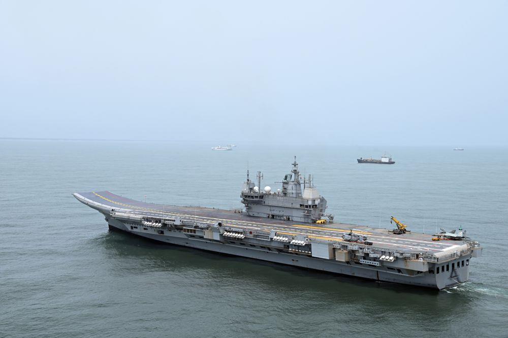 indianavyconductsmegaoperationinvolvingtwoaircraftcarriers35combatjets