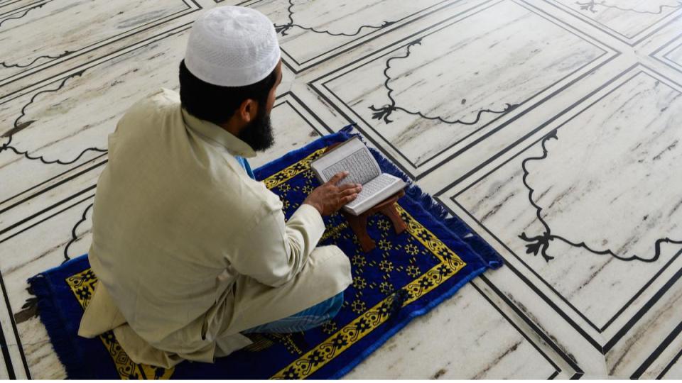 Imam booked for hoisting Islamic flag higher than tricolour in UP