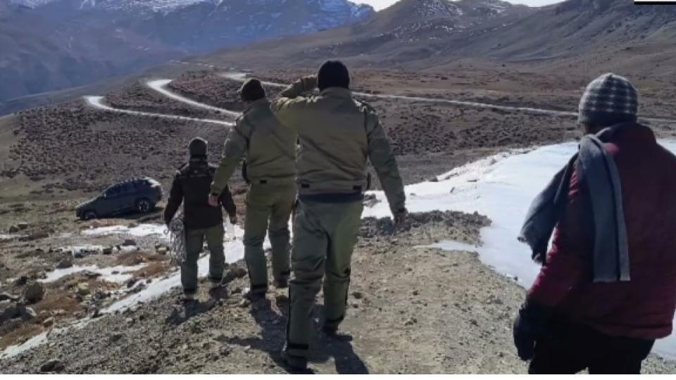 Four UP tourists survive sub-zero ordeal after getting lost in Ladakh