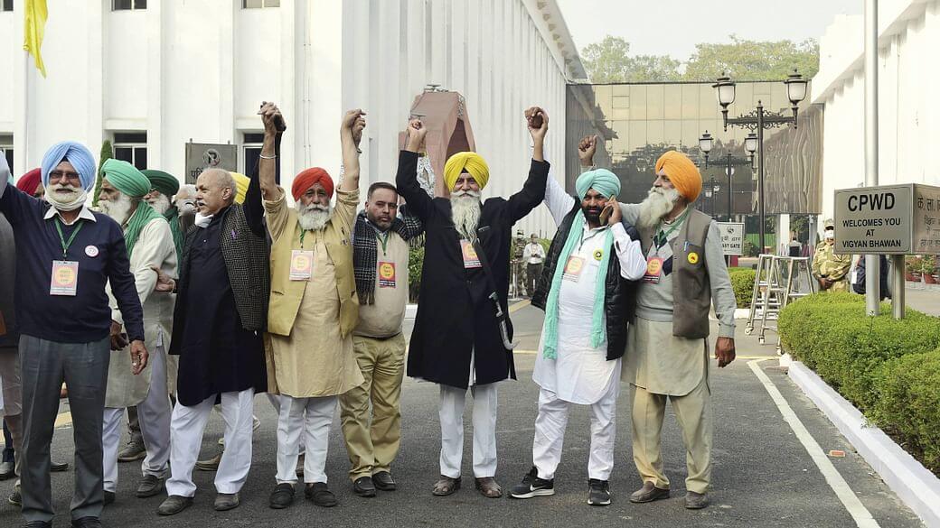 newfarmlaws:after3hourlongmeetingindiangovtandfarmersfailtobreakdeadlocknextmeetondec3