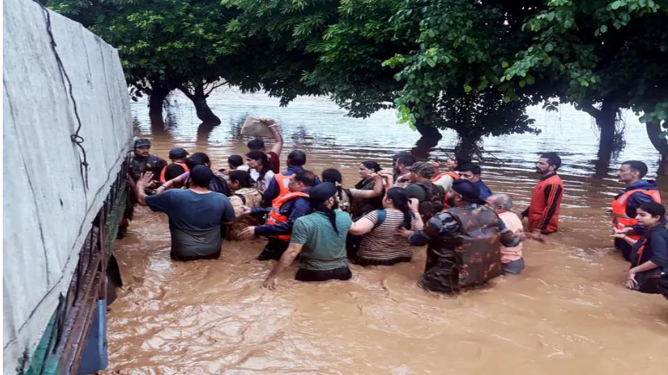 Landslide at Vaishno Devi shrine kills 30 in Jammu and Kashmir