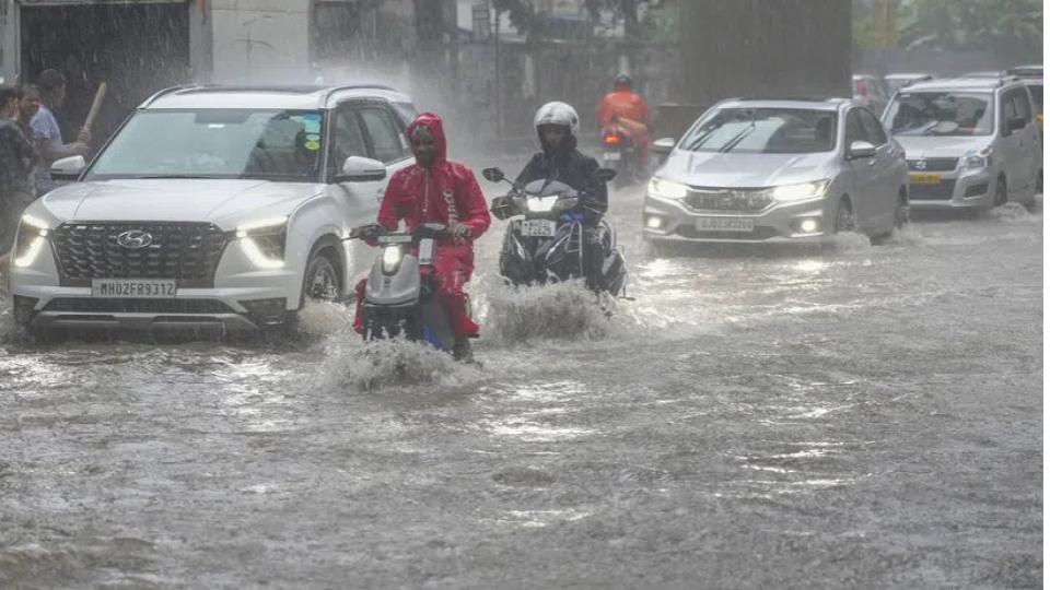 heavyrainscontinuetopoundmumbaindrfteamsdeployed