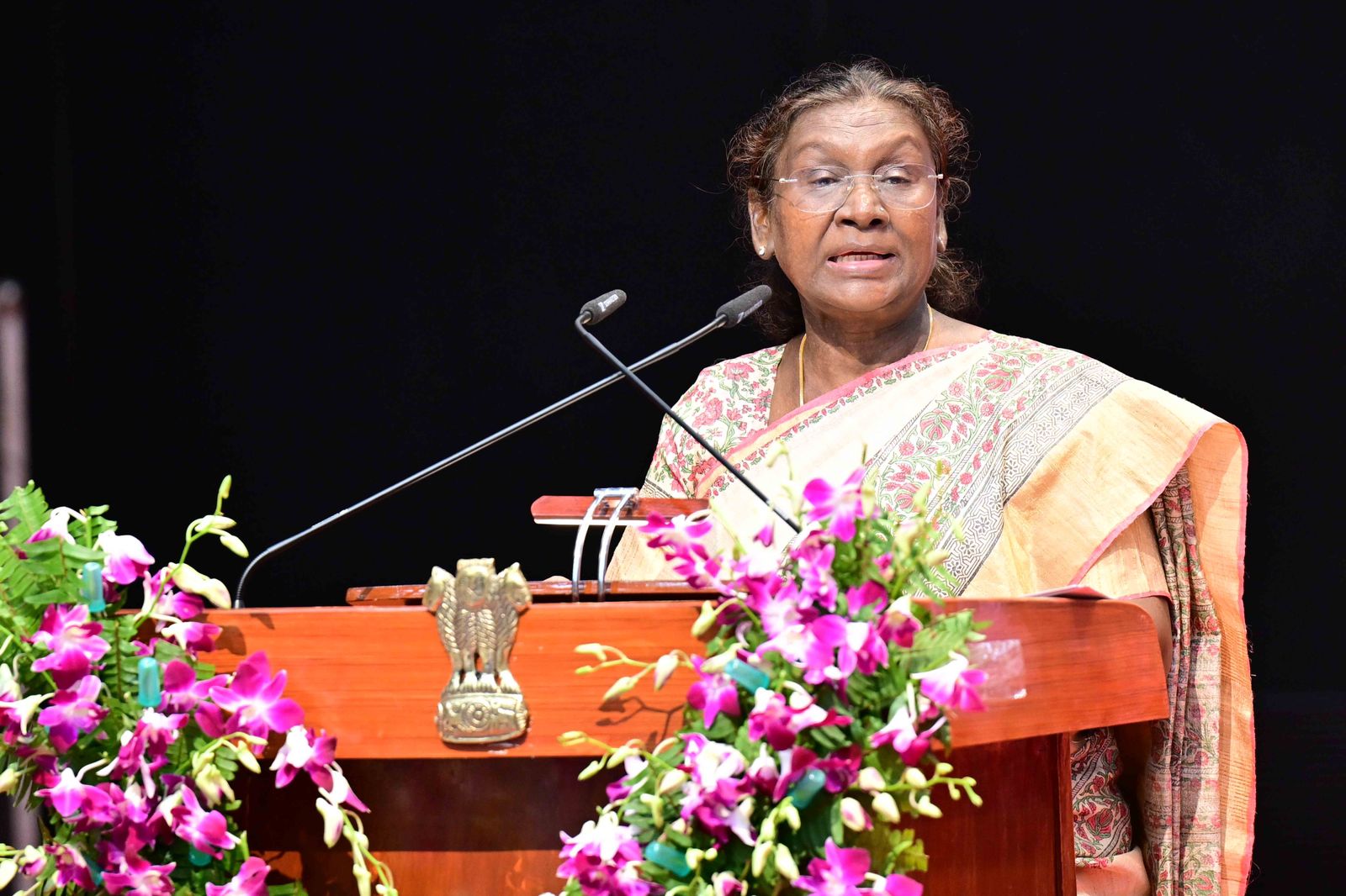 President Droupadi Murmu inaugurates and lays the foundation stone for various projects of Mahayogi Gorakhnath University at Gorakhpur 