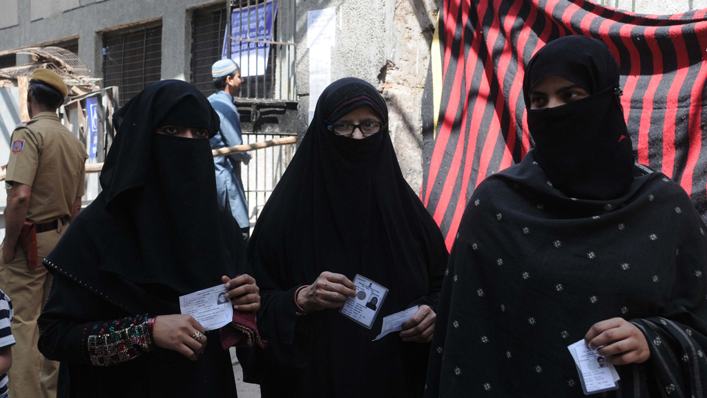 kagaznahidikhayenge:bjpkarnatakamocksmuslimwomenvoterssayskeepthedocumentssafefornpr