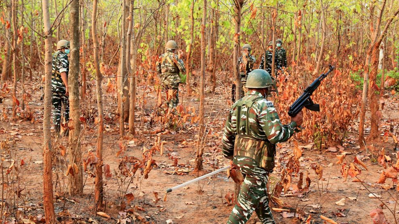 Maoists Gajarla Ravi, Aruna killed in encounter in Maredumilli forests in Andhra Pradesh