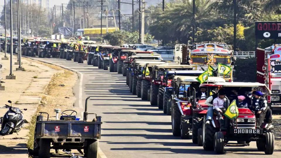 protestingfarmersperformtractorparadeon76threpublicday