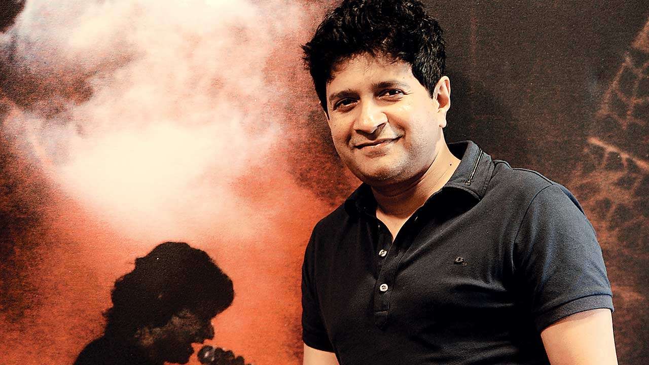 lastritesofbollywoodsingerkkperformedinmumbai
