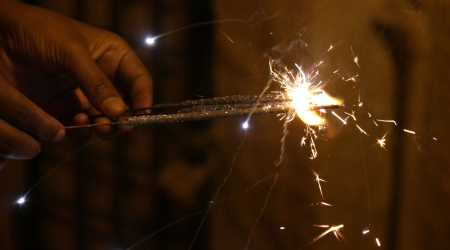 jharkhandallowsrevellerstoburstfirecrackersfortwohoursondiwalinight