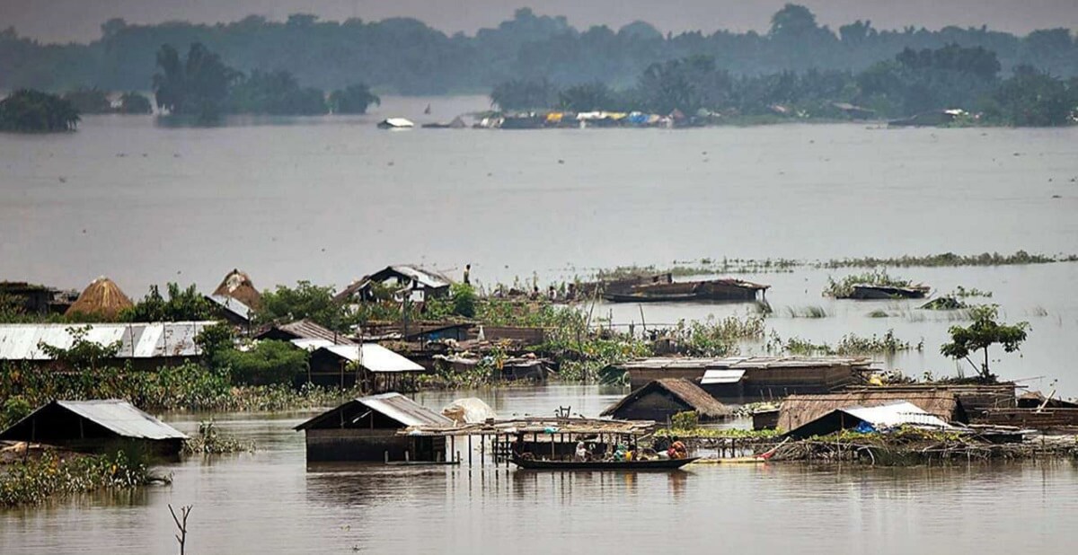 assamfloods:cmhimantabiswasarmaexpressesgratitudetomukeshambanifordonatingrs25crore