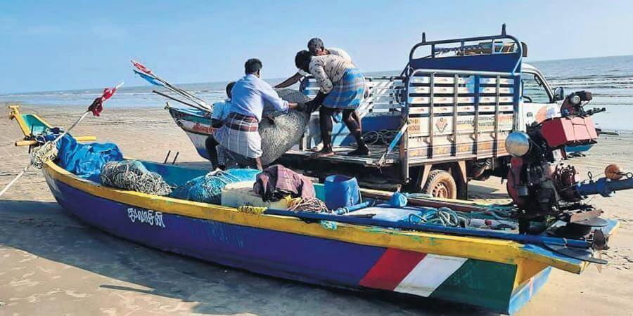 cyclonenivar:tamilnaduandhrapradeshandpuducherryareonhighalert