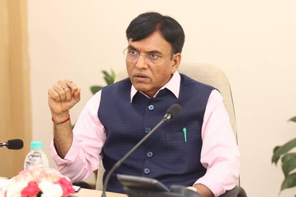 unionministerdrmansukhmandaviyachairsintroductorymeetingontheemploymentlinkedincentiveschemeinnewdelhi