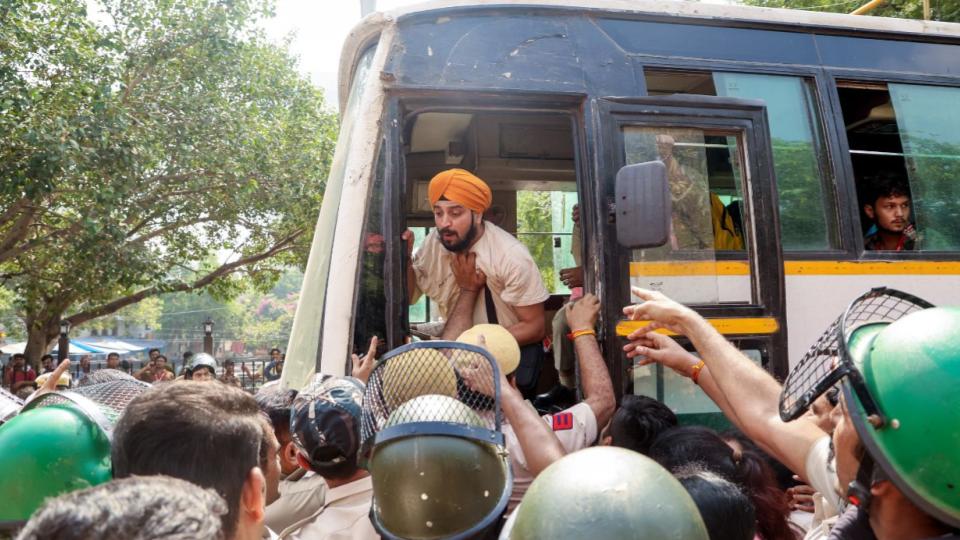 Delhi police detain around 1,000 protesters ahead of CJP agitation