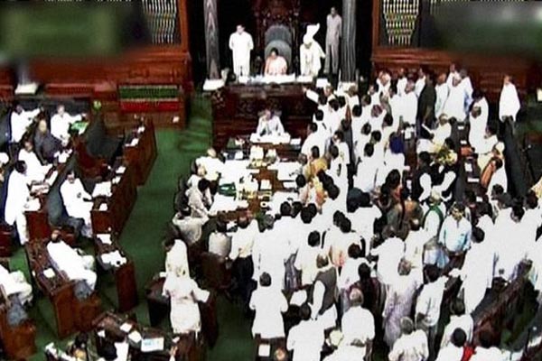 parliamentsessiononceagainlogjambycongressmps
