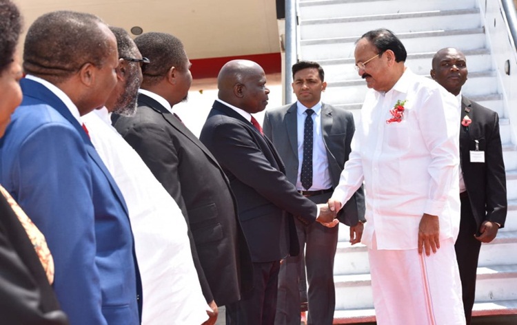 vpvenkaiahnaidurepresentsindiaatwwicentenarycommemorationinparis