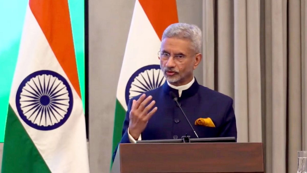 eamsjaishankarmeetswithindiandiplomatsinus
