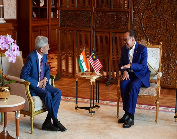 Jaishankar Meets Malaysian PM Anwar Ibrahim