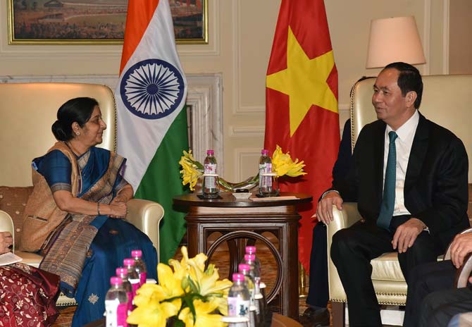 sushmaswarajarrivesinvietnam