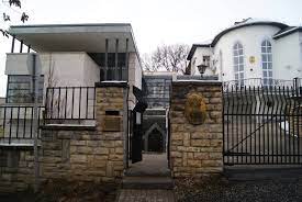 indianembassyinhungarysendsteamtofacilitateexitofindiansfromukraine