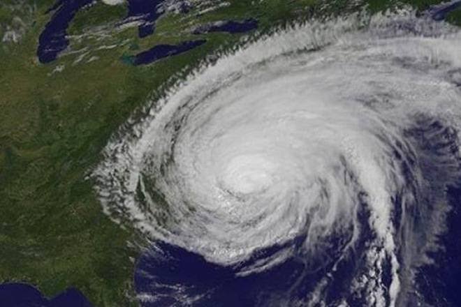 cyclonehikaaintensifiestocrossomantonight
