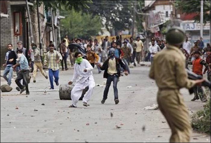 onekilledinsecurityforcesfiringinsrinagar