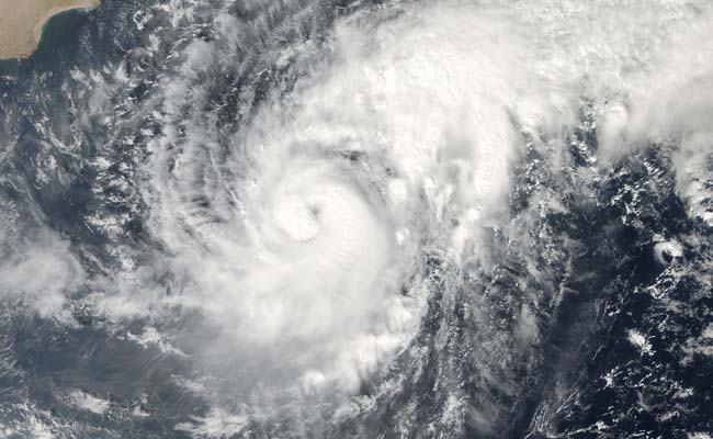 30thousandpeopletobeevacuatedfromgujrattoday