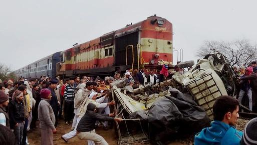 12killedastrainramsvehicleinharyana