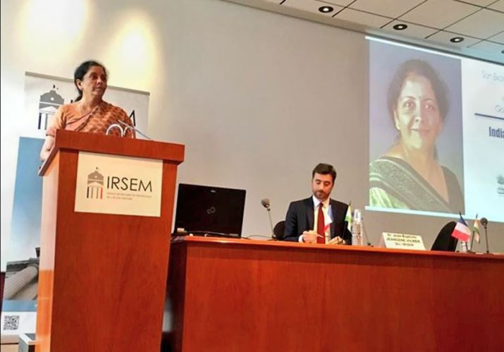 defenceministernirmalasitharamancallsuponfrenchdefenceindustrytoexpandtheirmanufacturingundermakeinindiainitiative