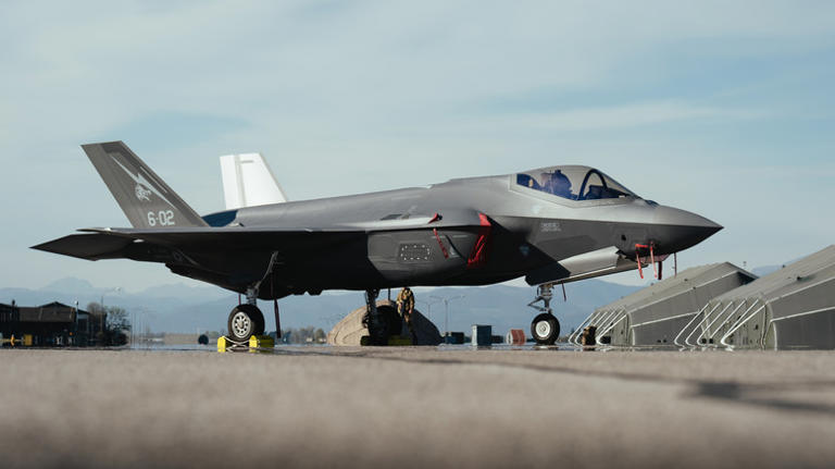 presidenttrumpannouncesf35stealthfighterdealwithindia