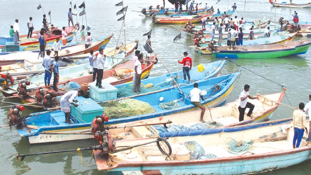 srilankareleasesfiveindianfishermanondeathrow