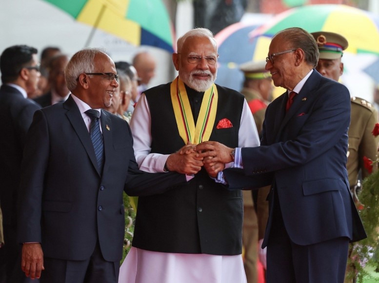 mauritiuspresidentconfershighestcivilianawardonprimeministernarendramodi