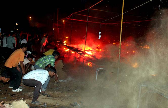 230shopsguttedinamassivefireinfaridabad