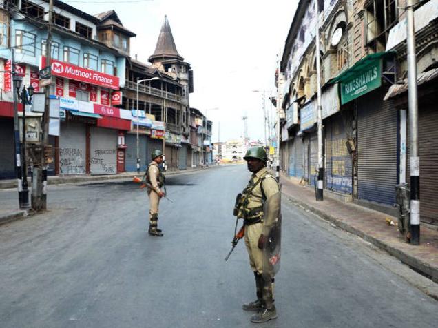 kashmirviolence:curfewremainsinforcetollrisesto24